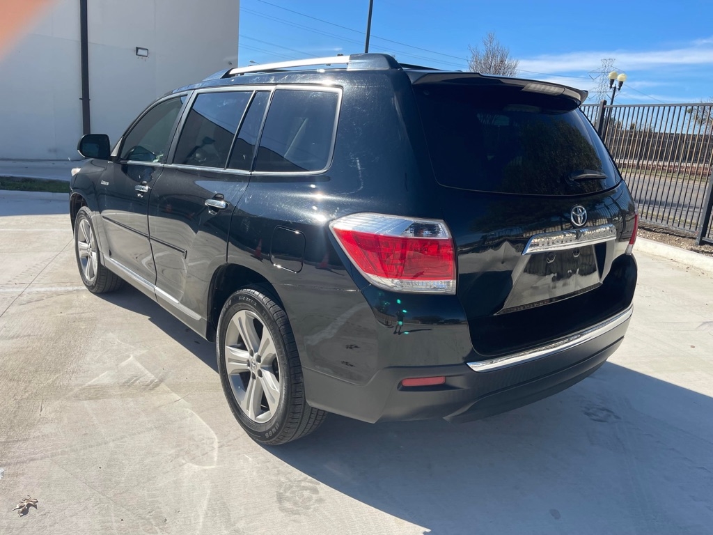 Toyota Highlander Limited 2WD 2013