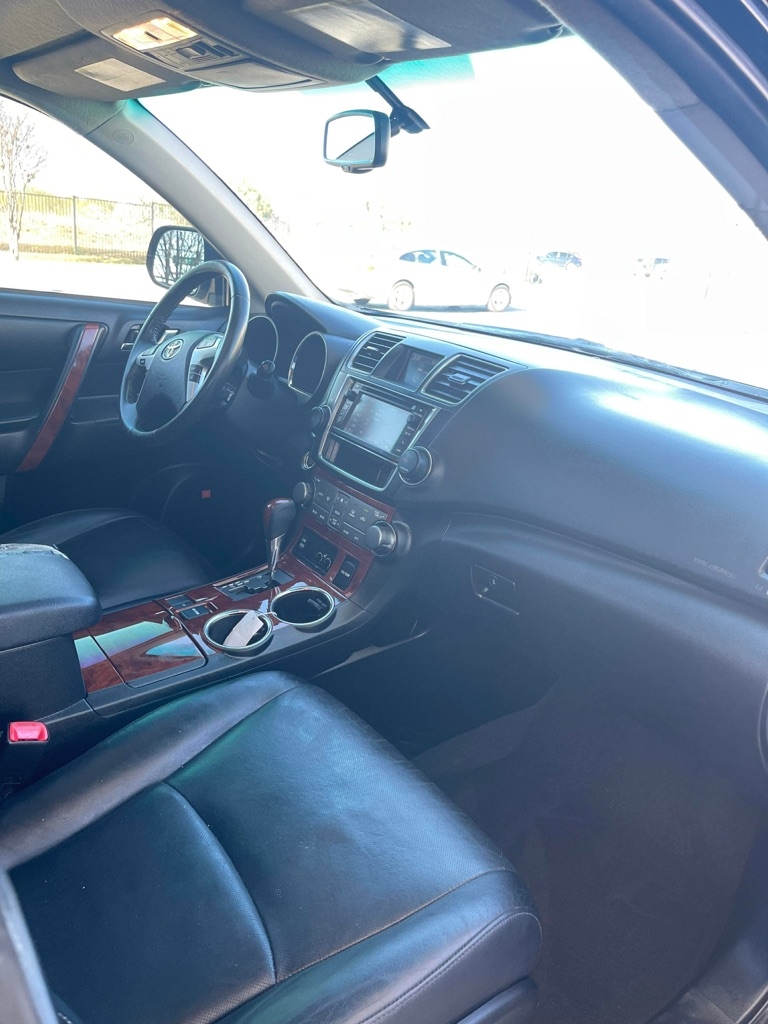 Toyota Highlander Limited 2WD 2013