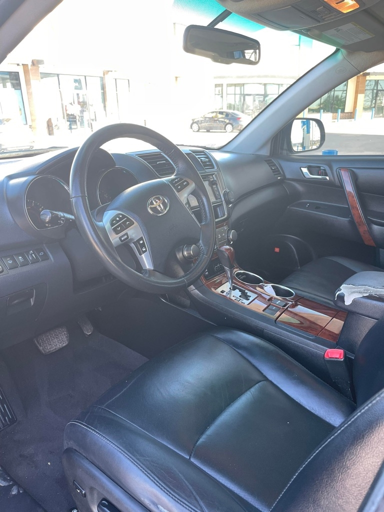 Toyota Highlander Limited 2WD 2013