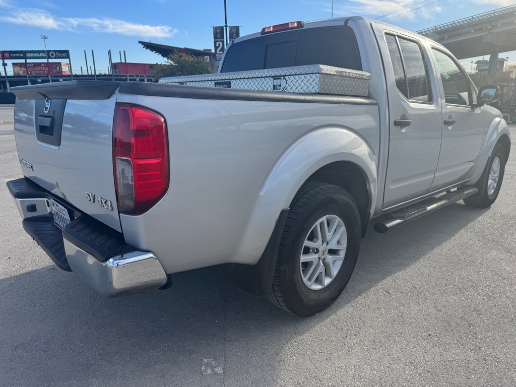 Nissan Frontier SL Crew Cab 5AT 4WD 2018