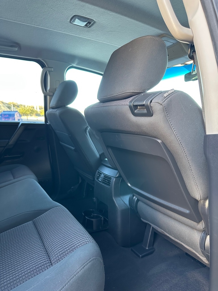 Nissan Titan XE Crew Cab 2WD SWB 2010