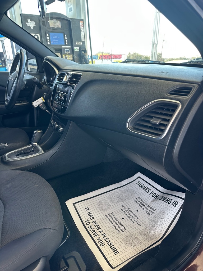 Chrysler 200 Touring 2013