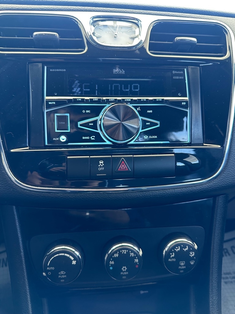 Chrysler 200 Touring 2013