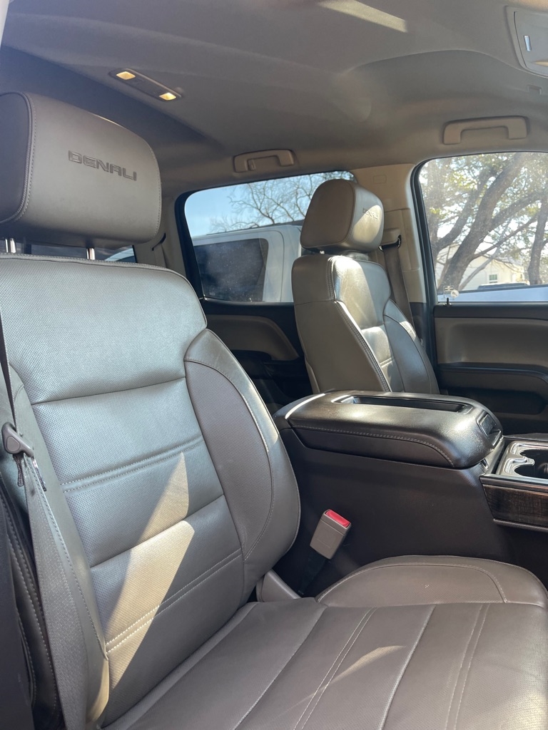 GMC Sierra 2500HD Denali Crew Cab 4WD 2015