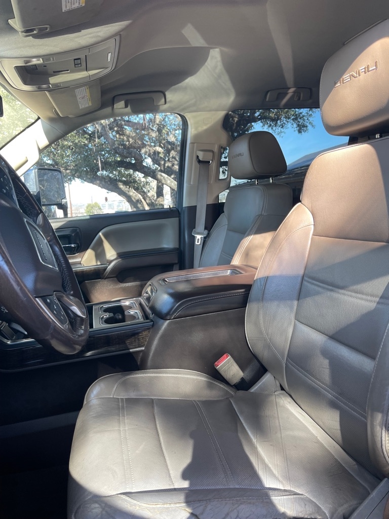 GMC Sierra 2500HD Denali Crew Cab 4WD 2015