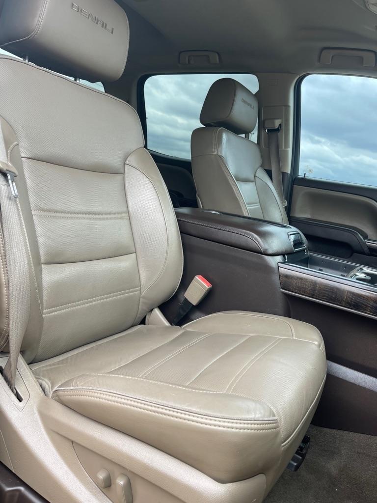 GMC Sierra 2500HD Denali Crew Cab 4WD 2015