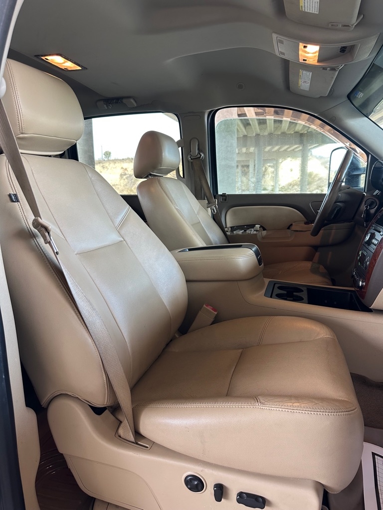 Chevrolet Silverado 2500HD LTZ Crew Cab 4WD 2013