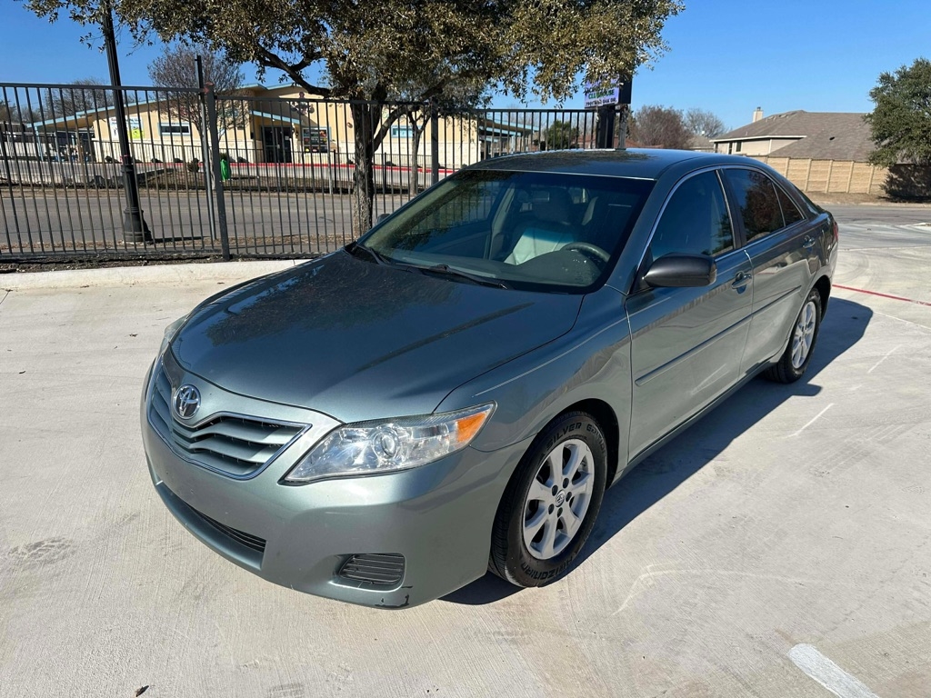 Toyota Camry Base 6-Spd AT 2011