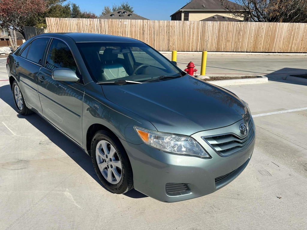 Toyota Camry Base 6-Spd AT 2011