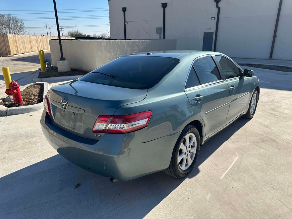 Toyota Camry Base 6-Spd AT 2011