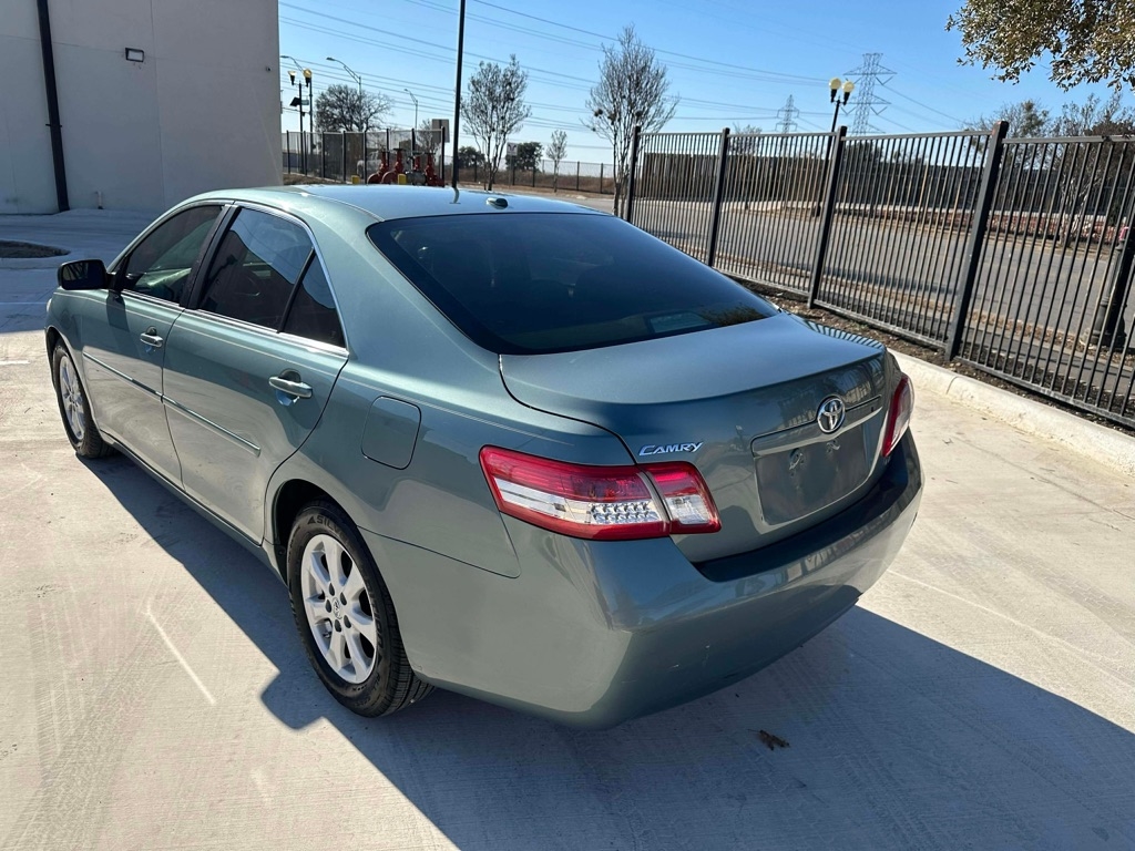 Toyota Camry Base 6-Spd AT 2011