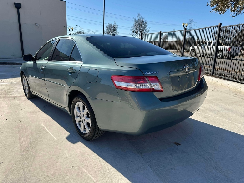 Toyota Camry Base 6-Spd AT 2011