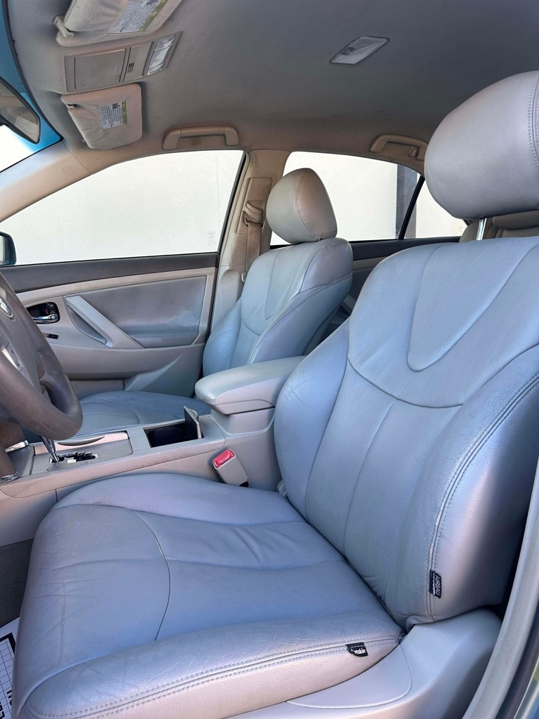 Toyota Camry Base 6-Spd AT 2011