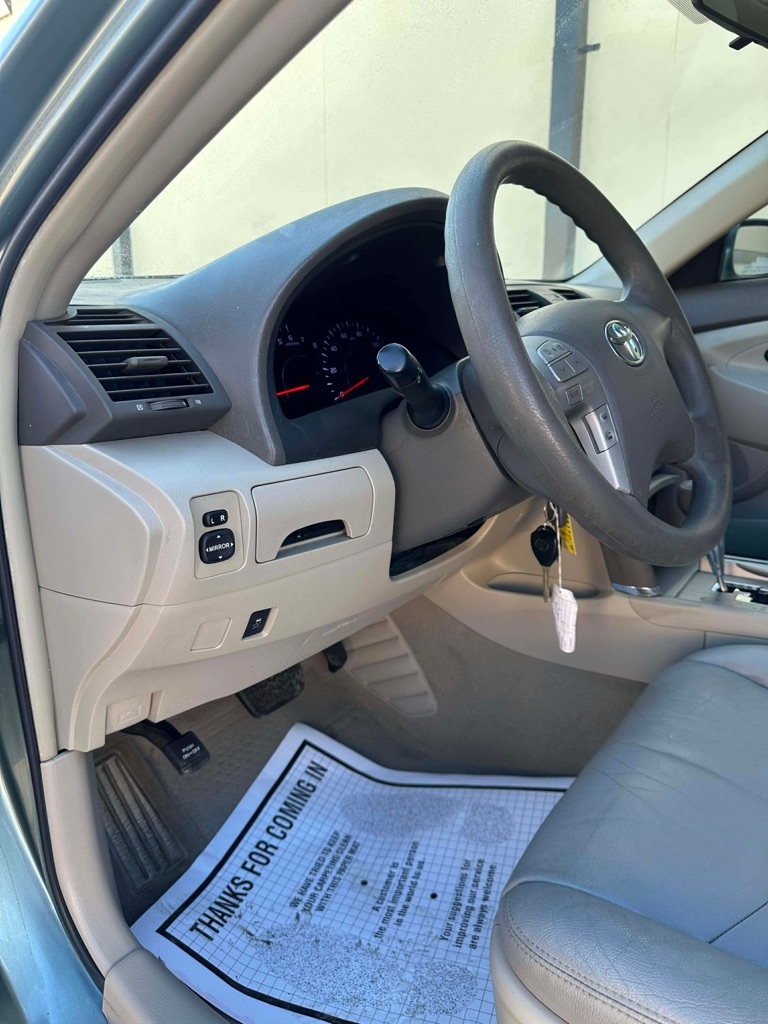 Toyota Camry Base 6-Spd AT 2011