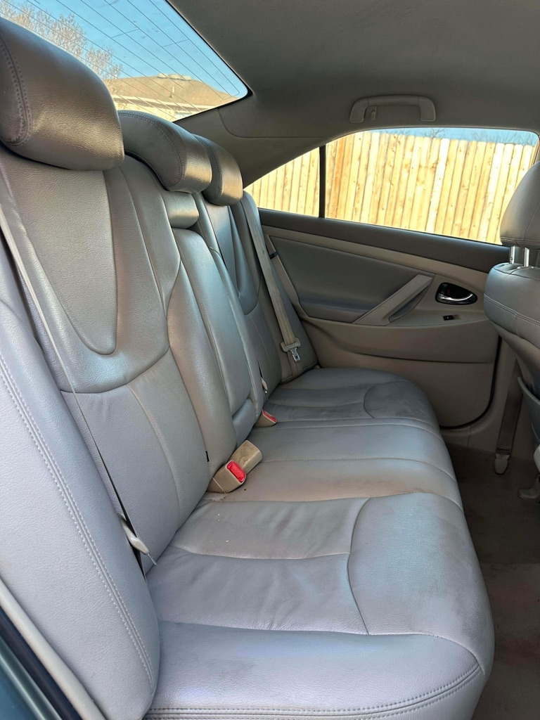 Toyota Camry Base 6-Spd AT 2011