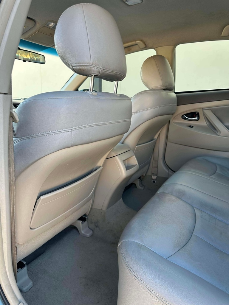 Toyota Camry Base 6-Spd AT 2011