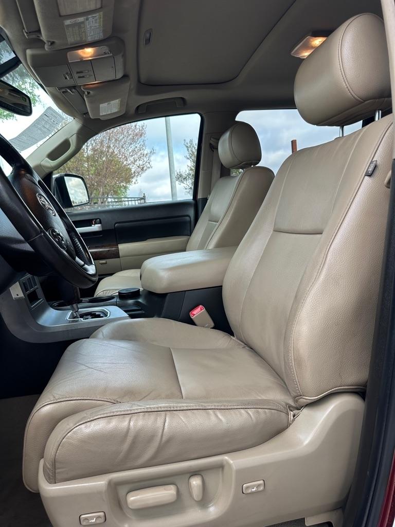 Toyota Tundra Limited 5.7L FFV CrewMax 4WD 2010