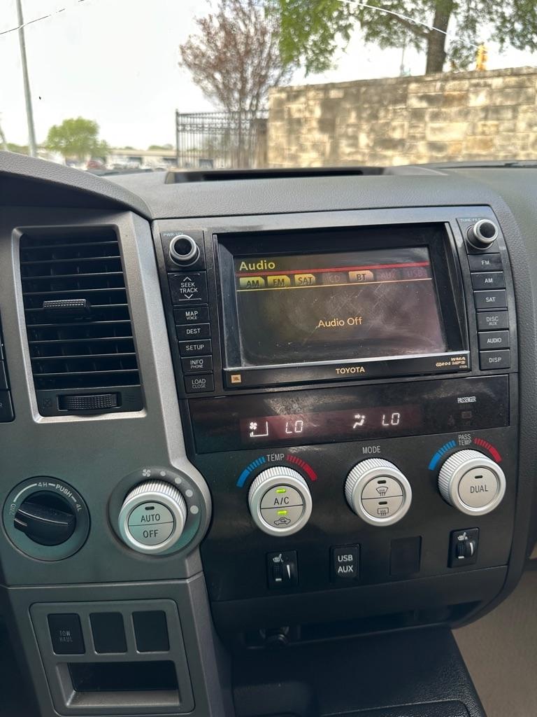 Toyota Tundra Limited 5.7L FFV CrewMax 4WD 2010