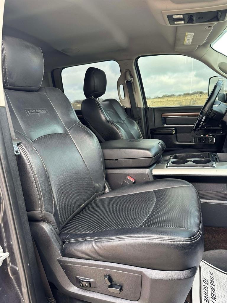 RAM 2500 Laramie Crew Cab SWB 4WD 2013