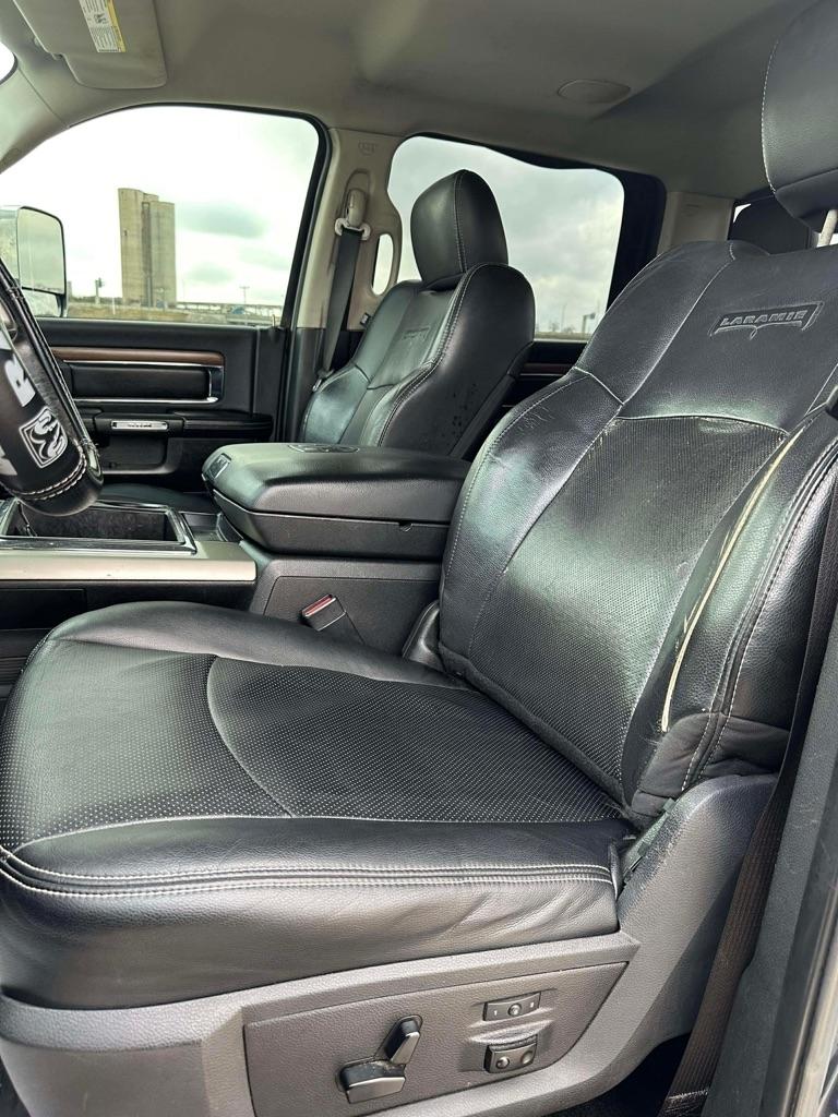 RAM 2500 Laramie Crew Cab SWB 4WD 2013