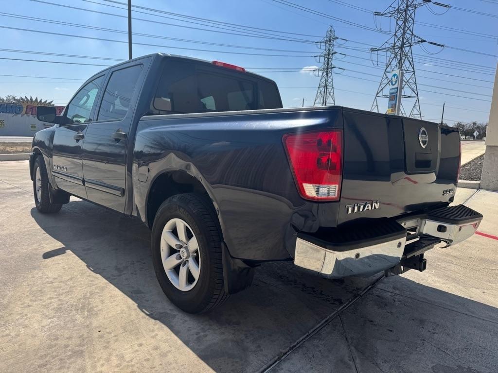 Nissan Titan XE Crew Cab 2WD SWB 2010