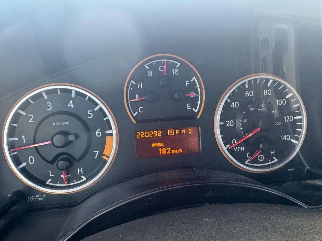 Nissan Titan XE Crew Cab 2WD SWB 2010