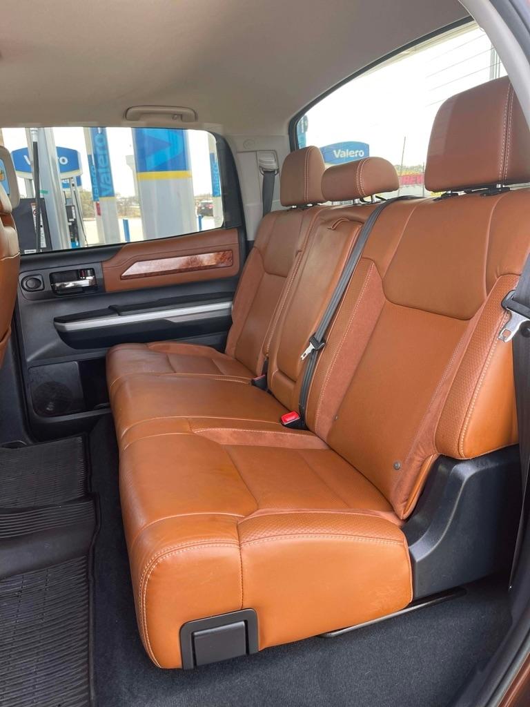 Toyota Tundra Platinum CrewMax 5.7L FFV 4WD 2015