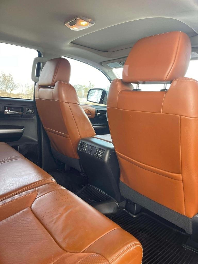 Toyota Tundra Platinum CrewMax 5.7L FFV 4WD 2015