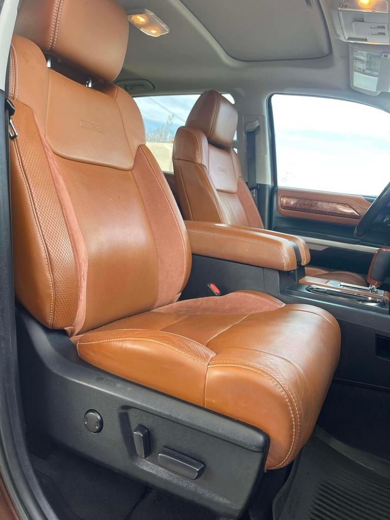 Toyota Tundra Platinum CrewMax 5.7L FFV 4WD 2015