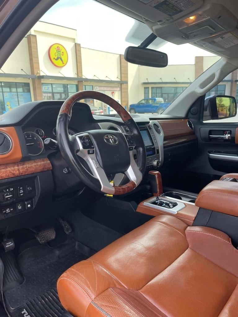 Toyota Tundra Platinum CrewMax 5.7L FFV 4WD 2015