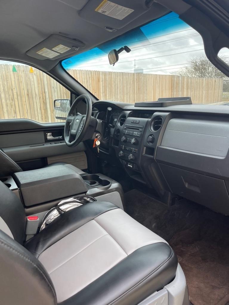 Ford F-150 XL SuperCab 8-ft. Bed 2WD 2014