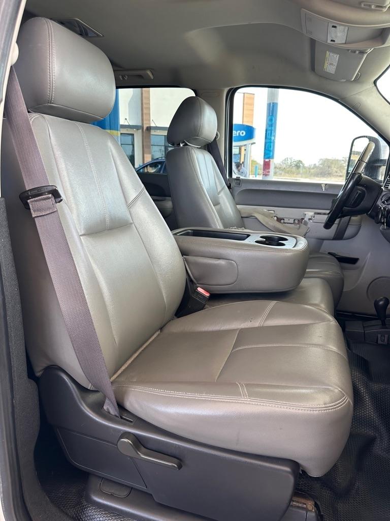 Chevrolet Silverado 2500HD Work Truck Crew Cab 4WD 2013