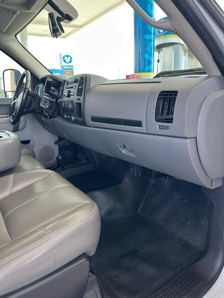 Chevrolet Silverado 2500HD Work Truck Crew Cab 4WD 2013