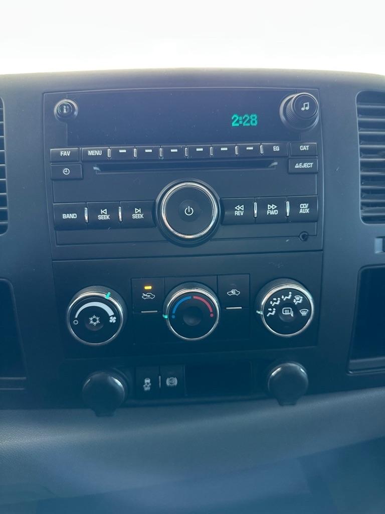 Chevrolet Silverado 2500HD Work Truck Crew Cab 4WD 2013