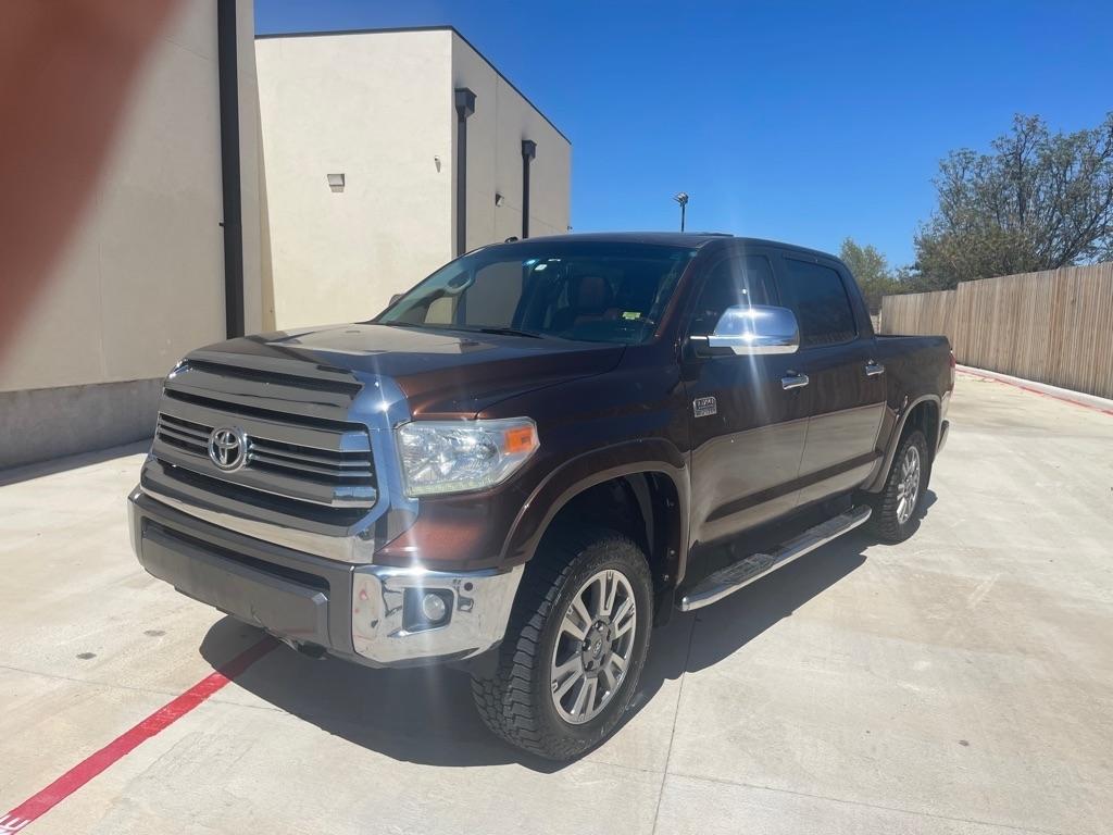 Toyota Tundra Platinum CrewMax 5.7L FFV 4WD 2016