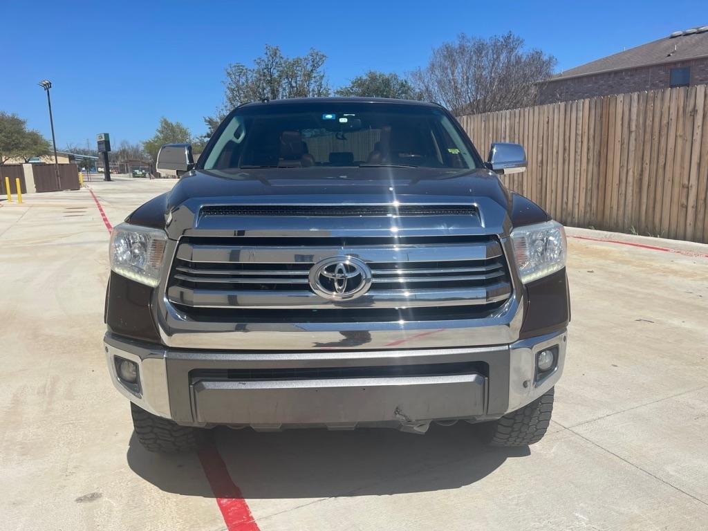 Toyota Tundra Platinum CrewMax 5.7L FFV 4WD 2016