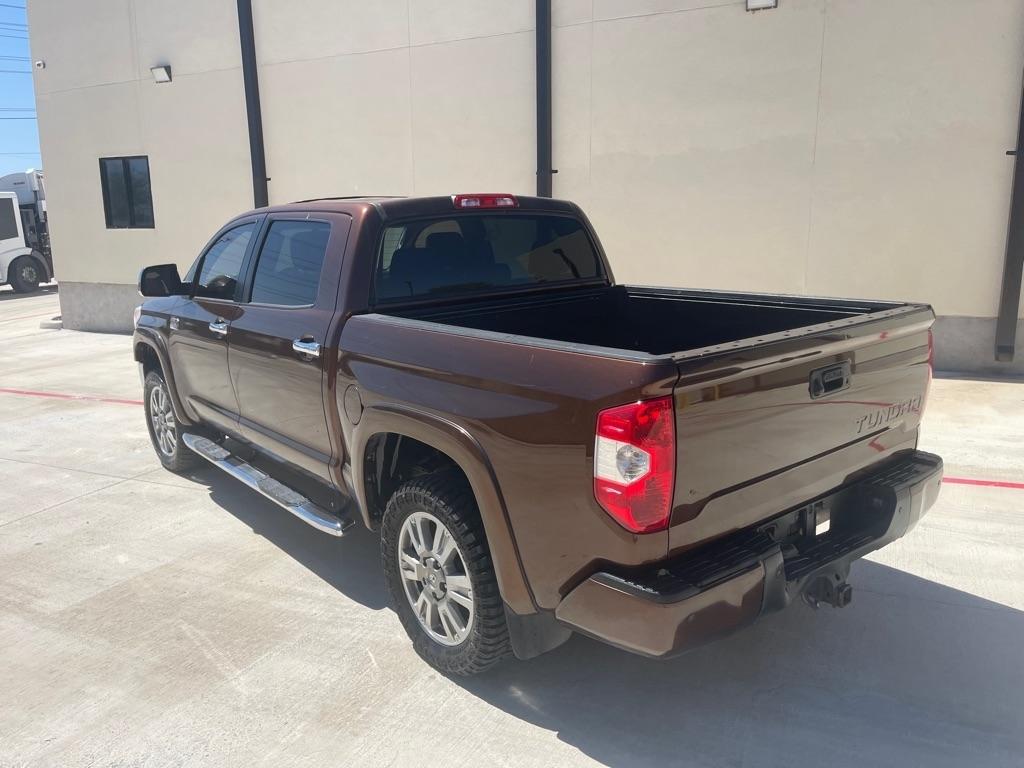 Toyota Tundra Platinum CrewMax 5.7L FFV 4WD 2016