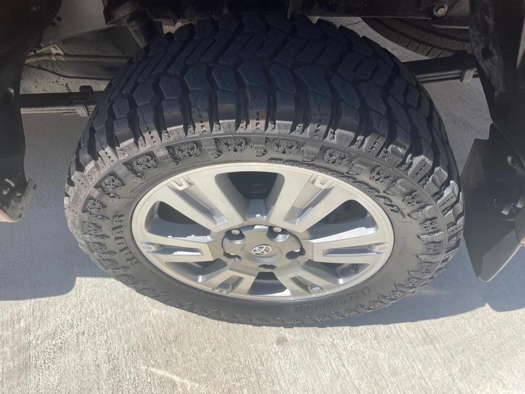 Toyota Tundra Platinum CrewMax 5.7L FFV 4WD 2016