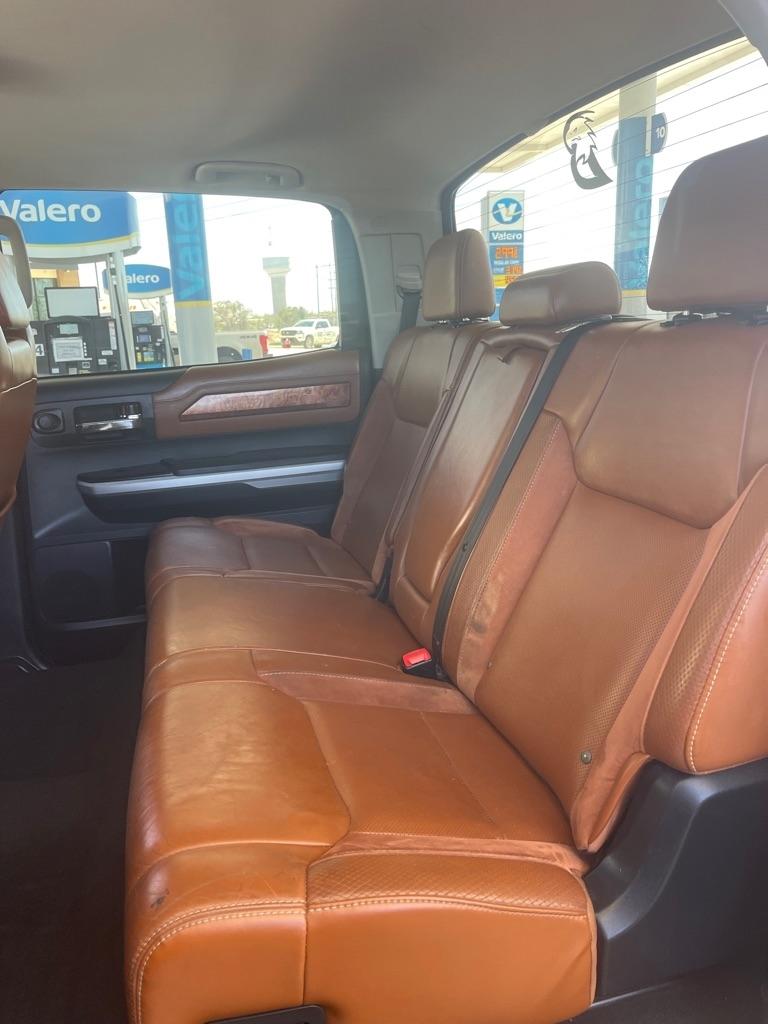 Toyota Tundra Platinum CrewMax 5.7L FFV 4WD 2016