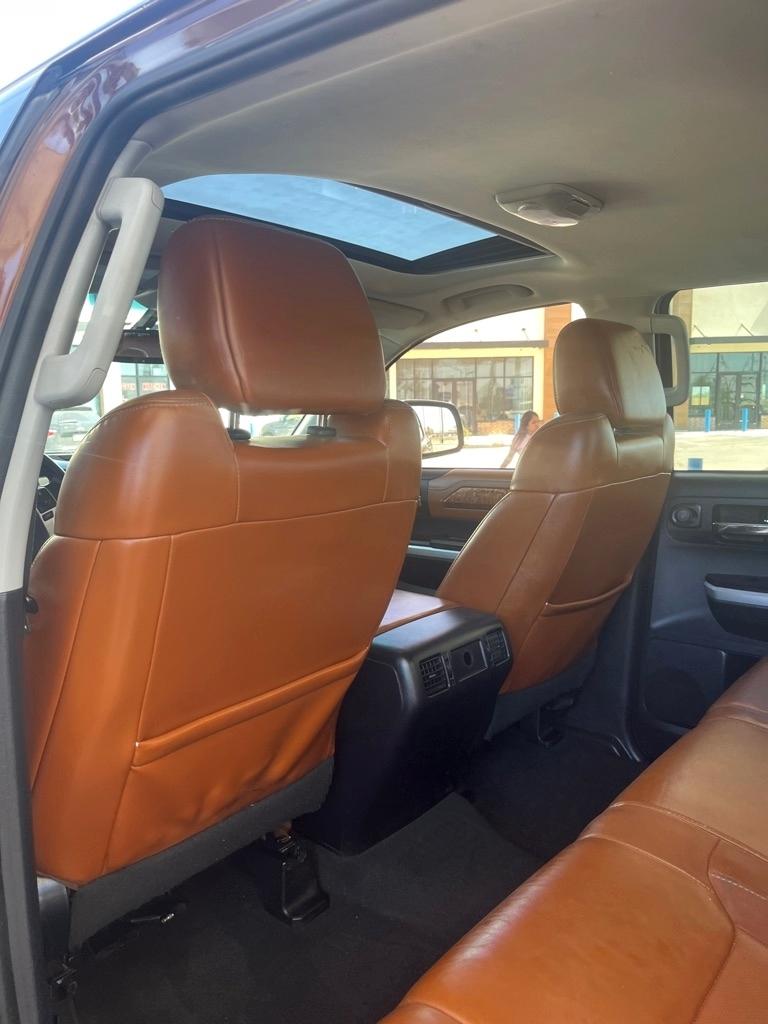 Toyota Tundra Platinum CrewMax 5.7L FFV 4WD 2016