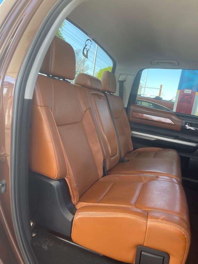 Toyota Tundra Platinum CrewMax 5.7L FFV 4WD 2016