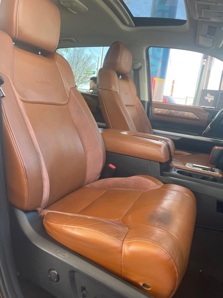 Toyota Tundra Platinum CrewMax 5.7L FFV 4WD 2016