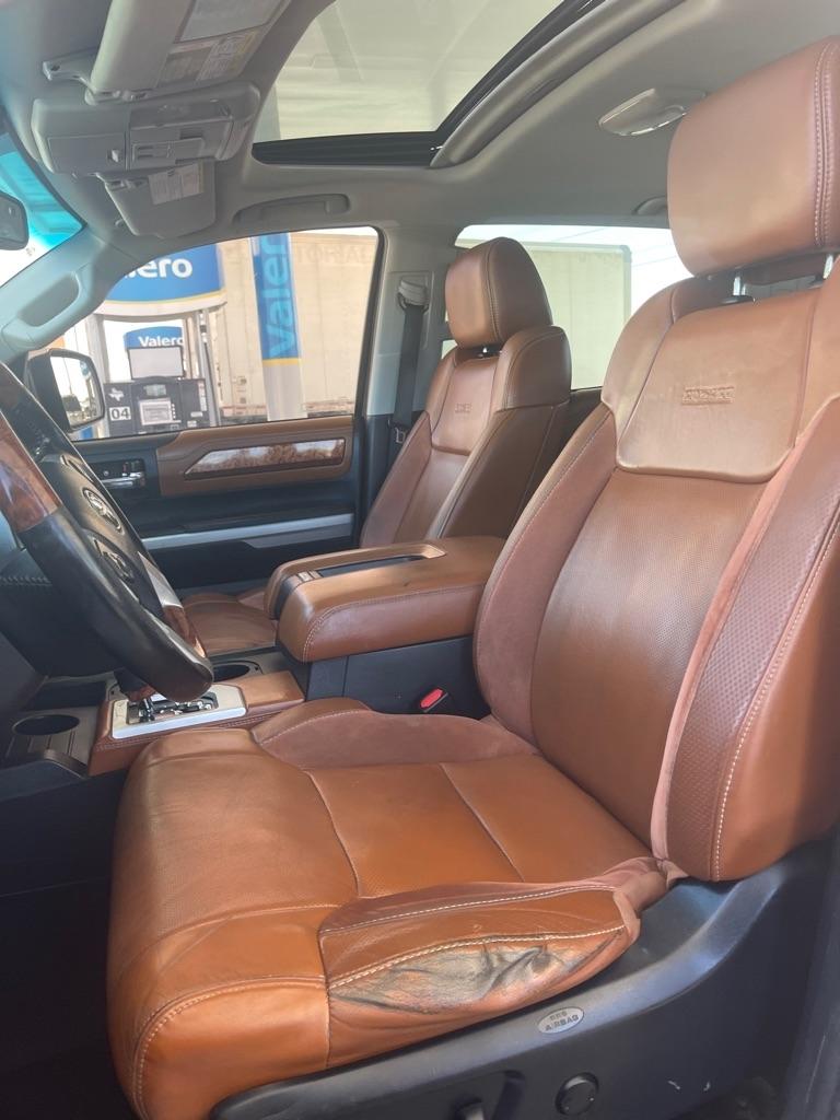 Toyota Tundra Platinum CrewMax 5.7L FFV 4WD 2016