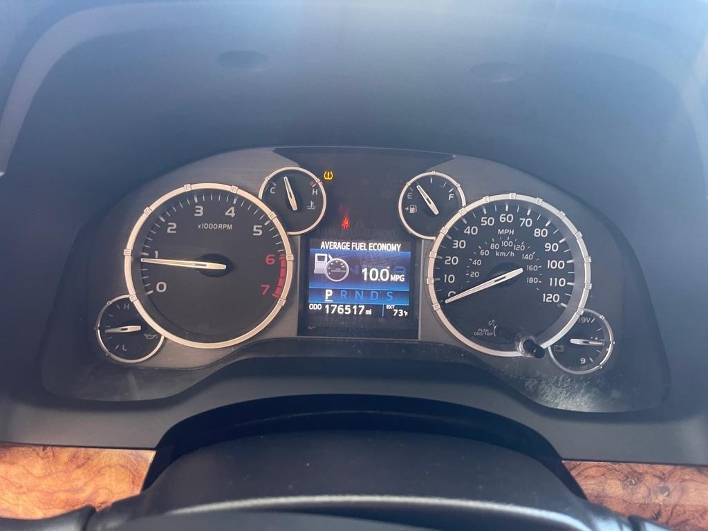 Toyota Tundra Platinum CrewMax 5.7L FFV 4WD 2016