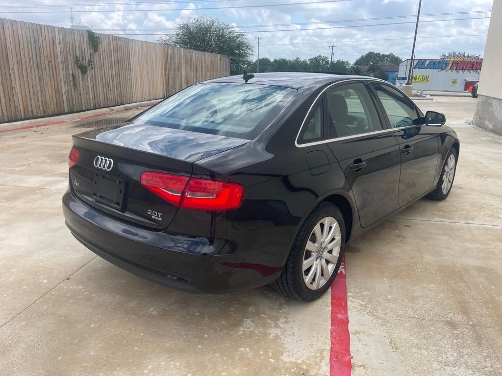 Audi A4 2.0T Sedan quattro Tiptronic 2013