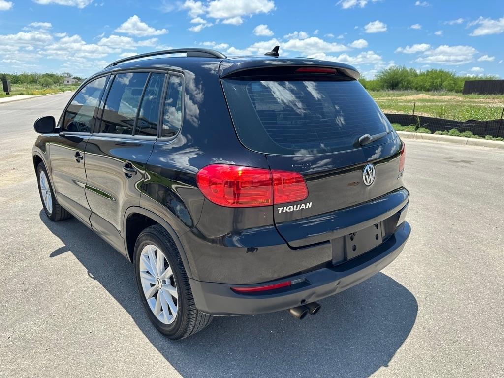 Volkswagen Tiguan S 2017