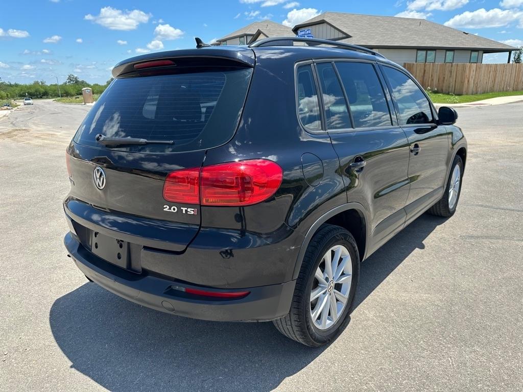 Volkswagen Tiguan S 2017