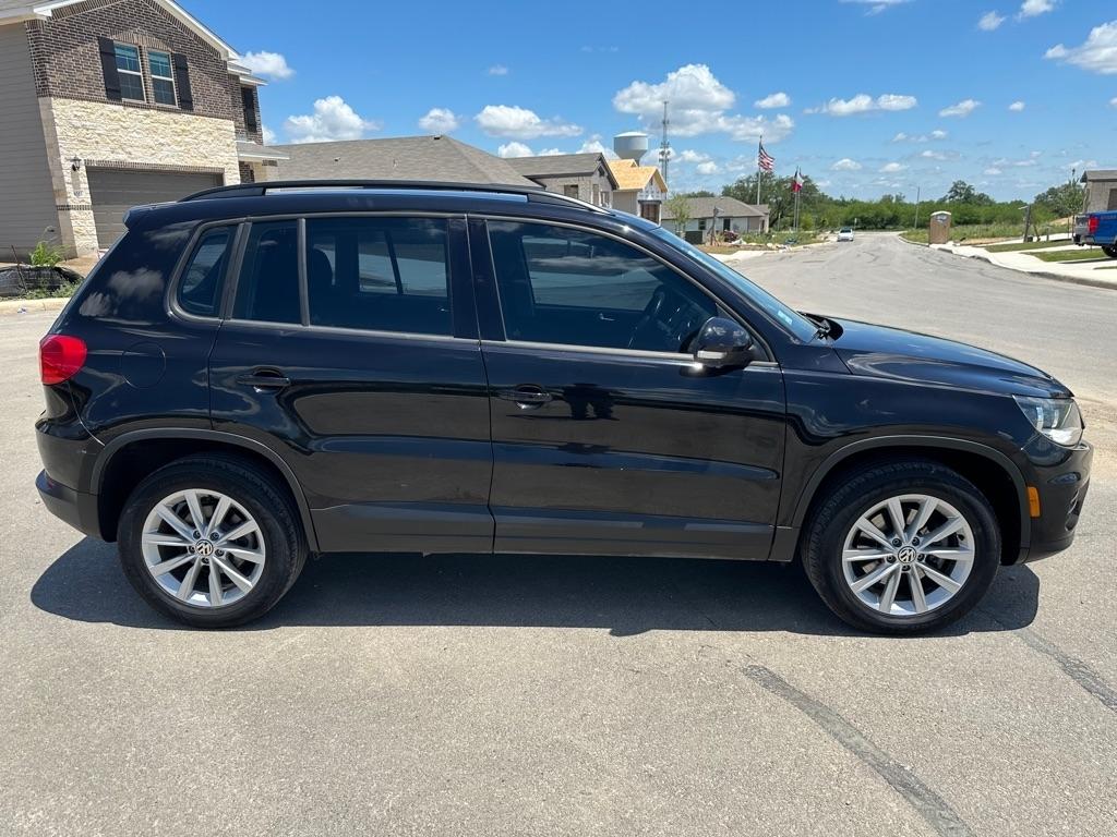 Volkswagen Tiguan S 2017