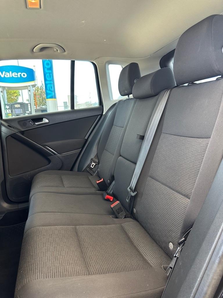 Volkswagen Tiguan S 2017