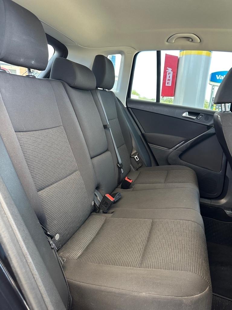 Volkswagen Tiguan S 2017